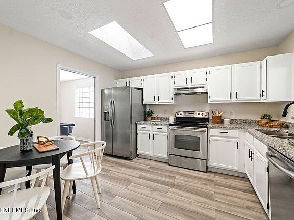 5th image of 2900 LANTANA LAKES Drive E
