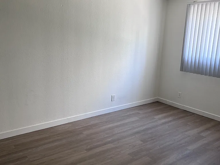8770 Van Nuys Blvd #22 — Photo 4
