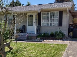 5043 Elmhaven Cir, Cross Lanes, WV