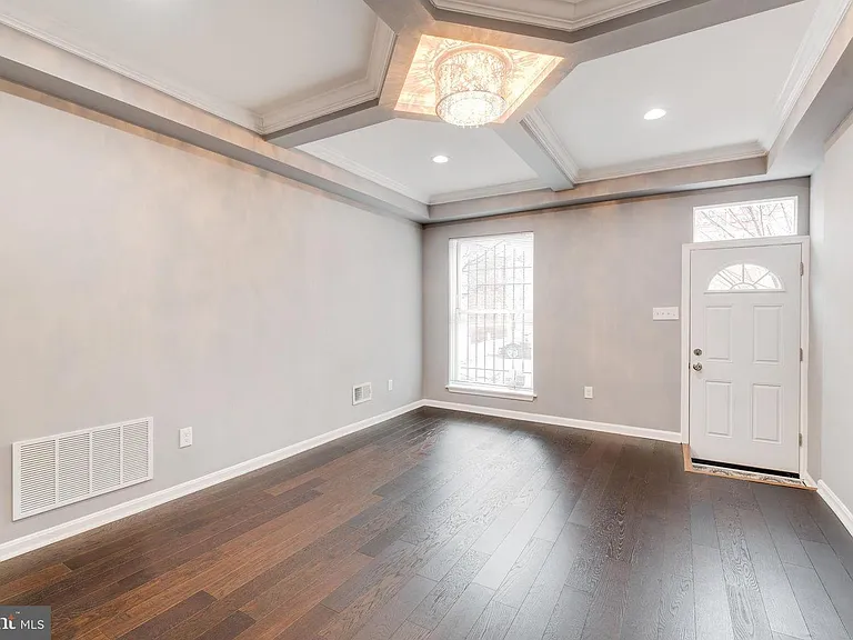 222 N Collington Ave — Photo 8