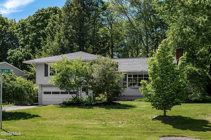2nd image of 22 Shetland Drive