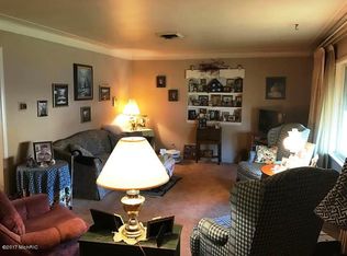 1208 Baker Dr, Kalamazoo, MI 49048