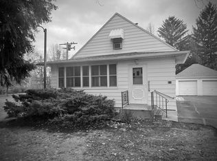 614 Newman Rd S, Racine, WI 53406