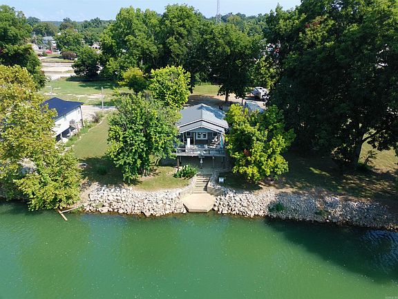 5th image of 19 E Valley Dr