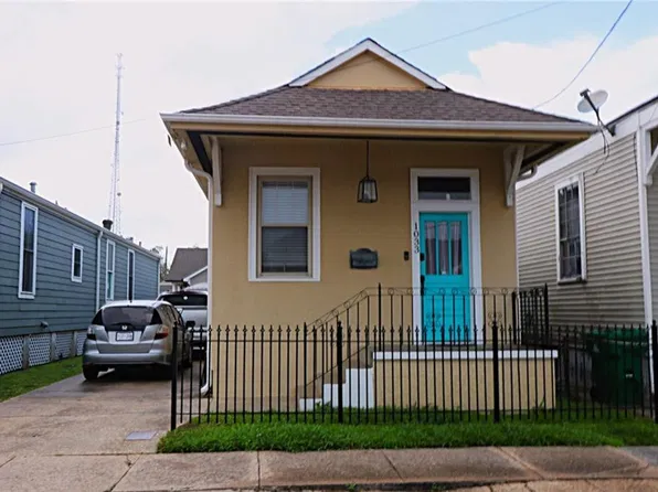 1033 6th St, Gretna, LA 70053