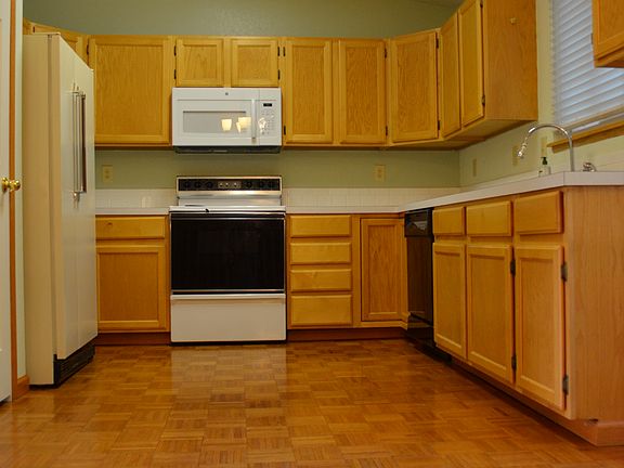 Kitchen-Pantry