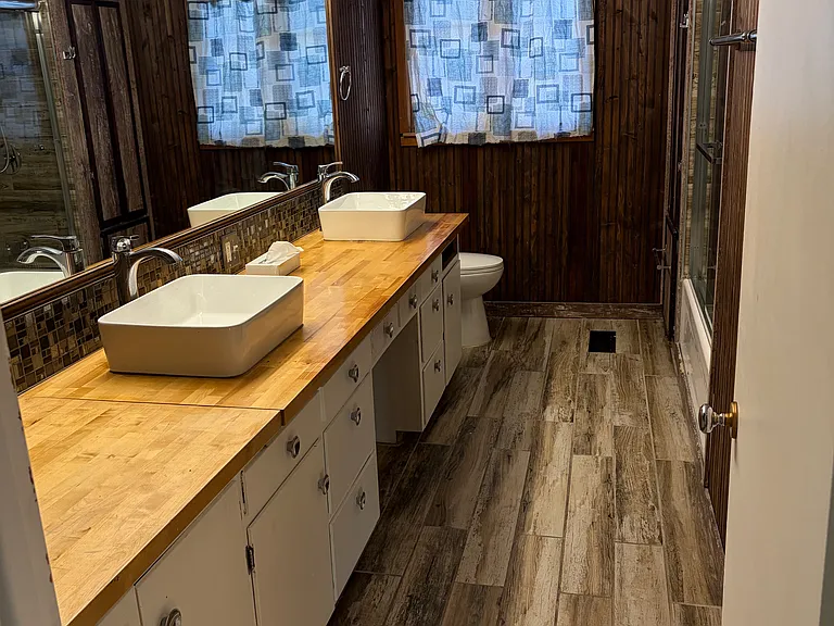 605 Brewer St — Photo 22