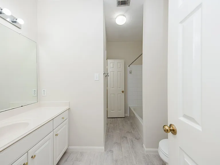 703 Acacia Pl — Photo 36