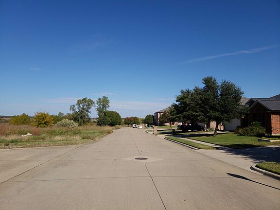 4th image of 112 Lakeway Ln
