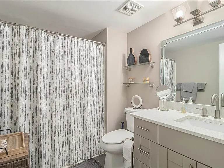 4181 Liffey Ln — Photo 8