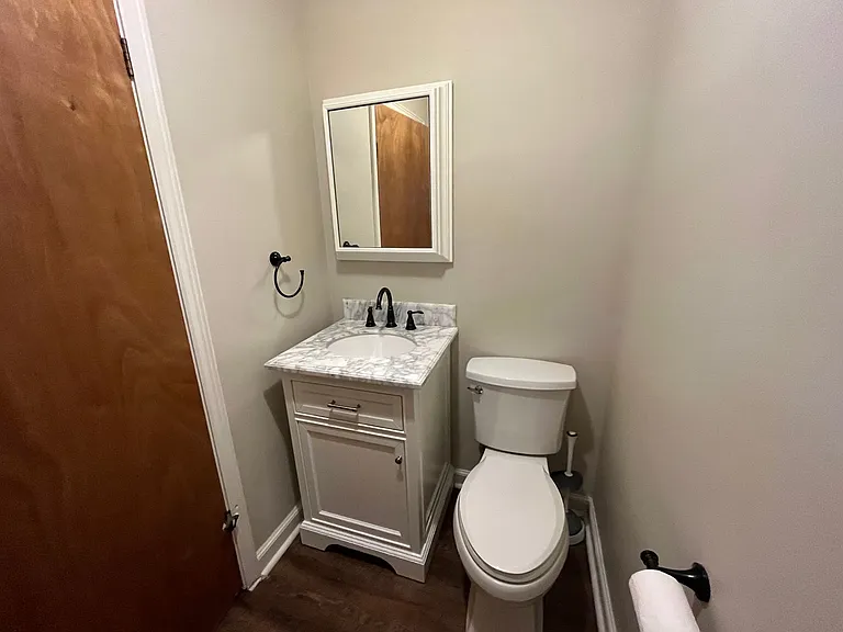 3323 Lakeshore Dr — Photo 8