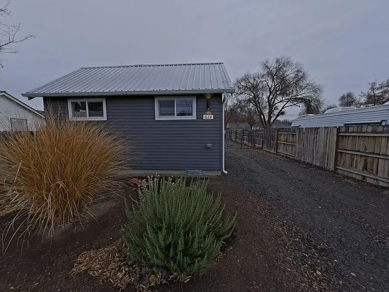 622 NW Fairmont St — Photo 2