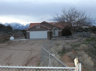 5896 Pythagoras Rd, Oak Hills, CA 92344