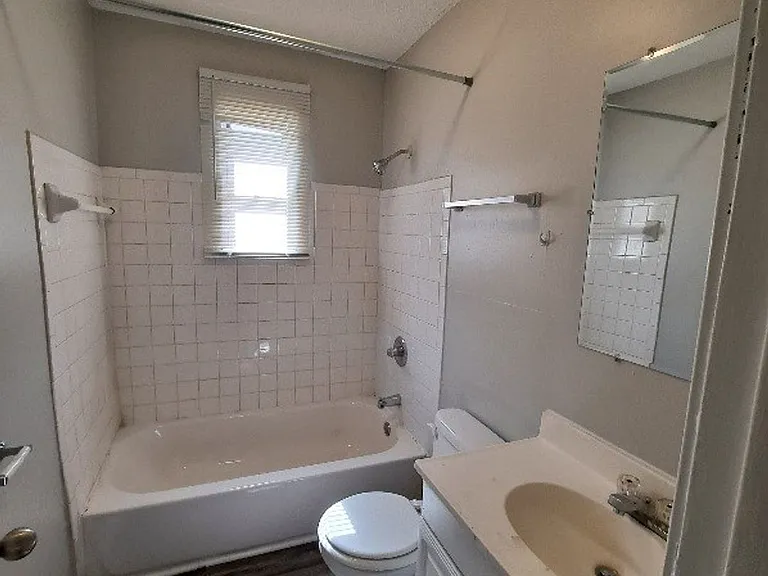 2717 Carnes Ave — Photo 7