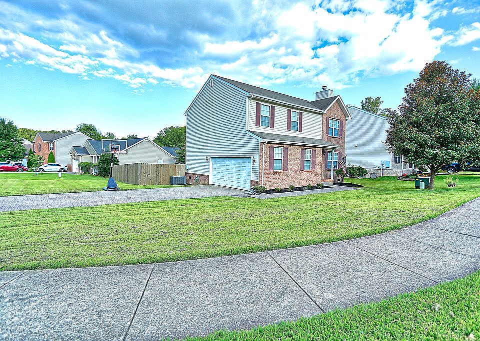 1st image of 124 Willowleaf Ln