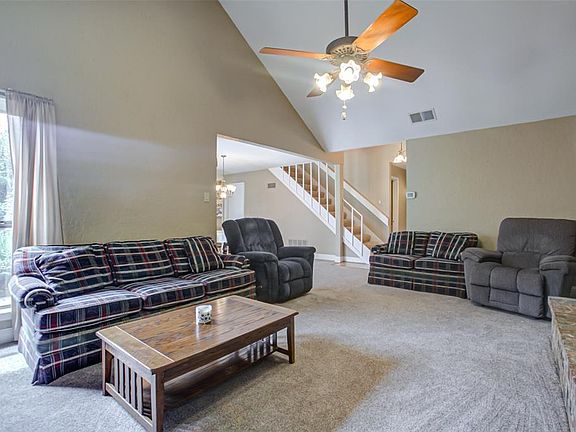 5th image of 814 Torrance Dr