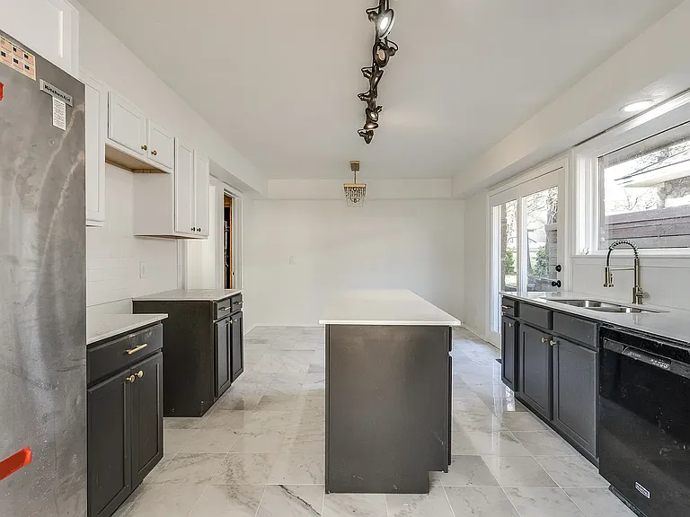 2213 Tredington Way — Photo 14