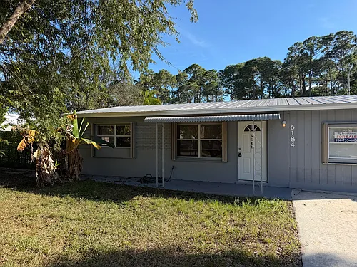 6184 SE Orange Blossom Trl Photo 1
