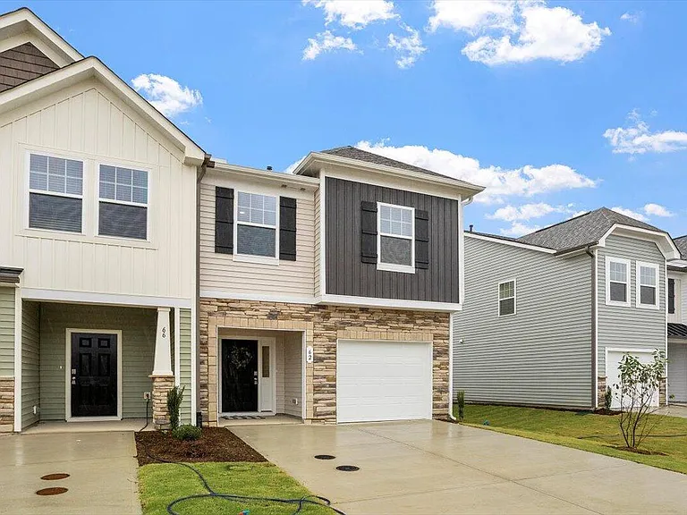 74 Amaryllis Ln — Photo 2