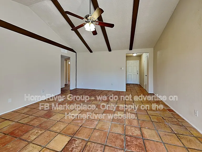 1402 Fair Oaks Blvd — Photo 5