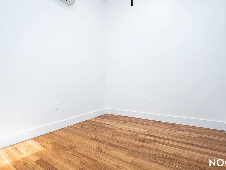 589 Knickerbocker Ave #1B — Photo 17