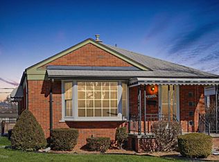 22709 Alger St, Saint Clair Shores, MI