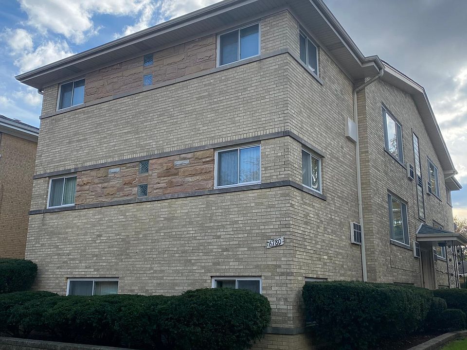 1st image of 6780 N Sauganash Ave