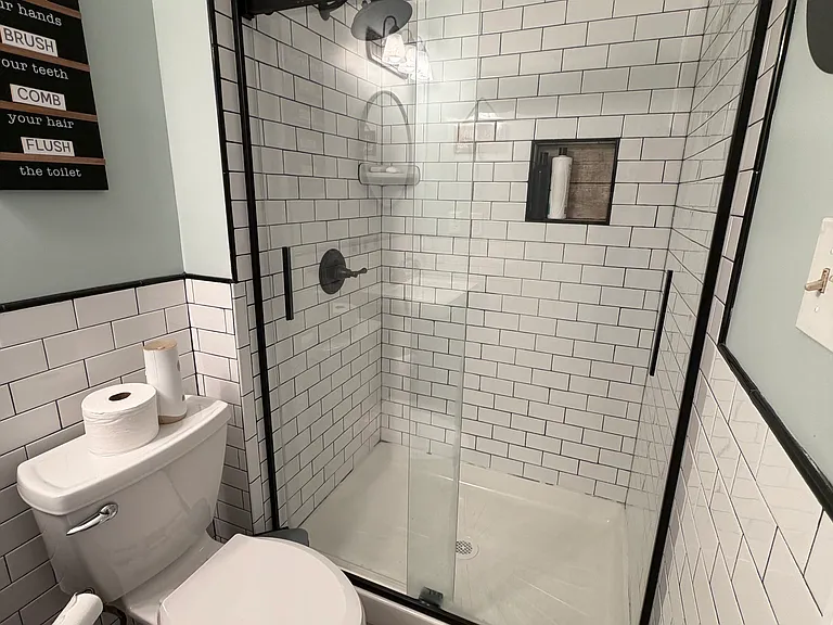 1117 Castle Harbour Way #1B — Photo 17
