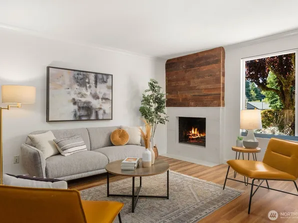 8305 Cirque Drive W #4, University Place, WA 98467