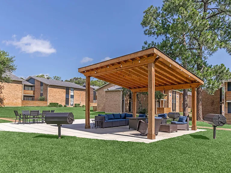 Scenic Pines Apartments — Photo 8