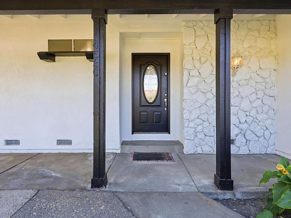 3rd image of 4530 Crocus Dr