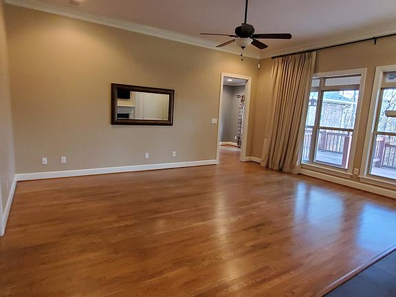 4th image of 1885 Gaineswood Dr