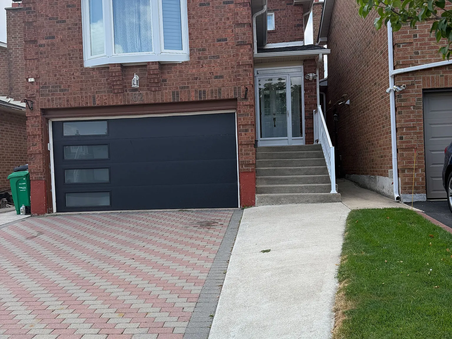 3 bed, $3,000 — Photo 2