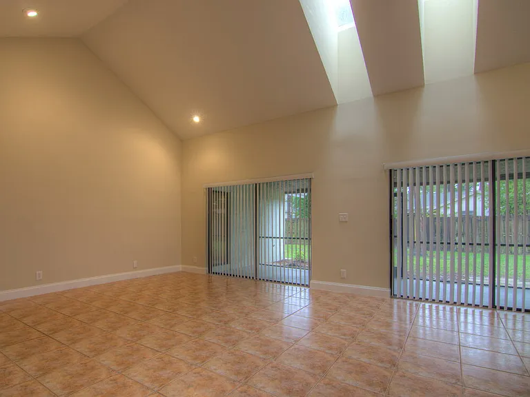 13522 Exotica Ln — Photo 2