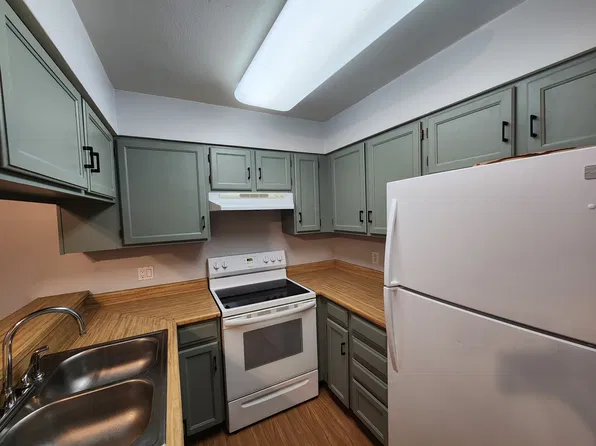 8813 W Floyd Ave, Lakewood, CO 80227