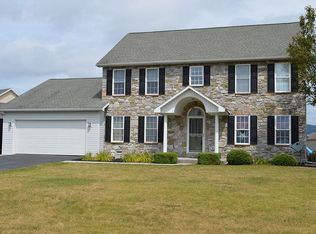 11 Prickly Pear Dr, Carlisle, PA 17013