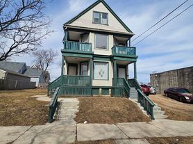 3520-3522 W Mt. Vernon Ave., 3520 Upper