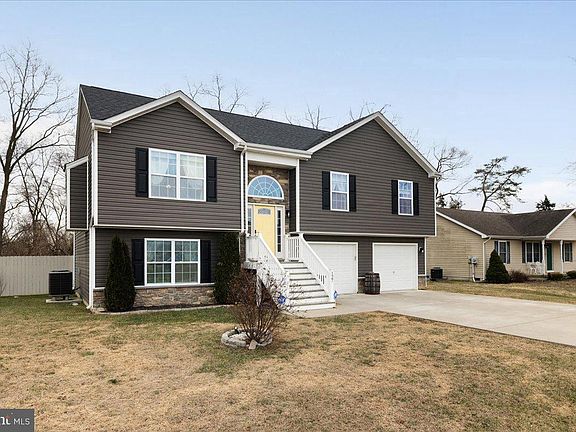 3rd image of 127 Owl Ave