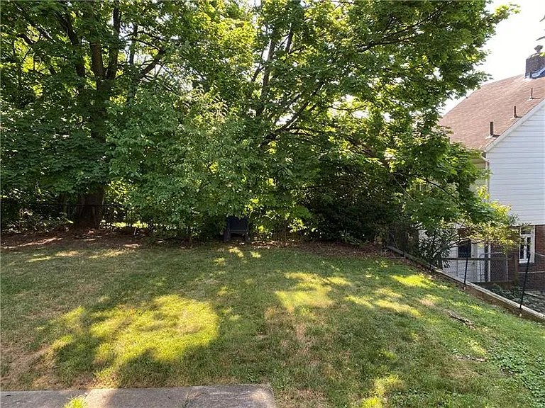 2249 Wightman St — Photo 18