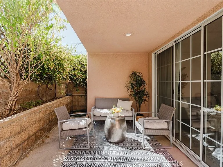 435 E Valencia Ave #105 — Photo 27