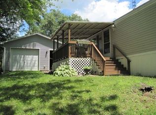 33 Sunset Dr, Neoga, IL 62447