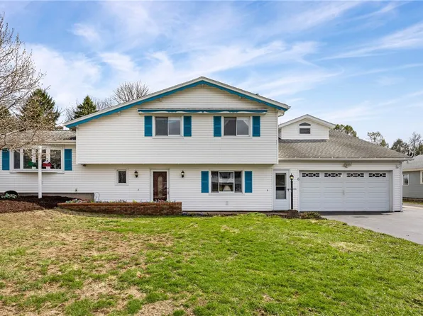 6 Kingswood Dr, Rochester, NY 14624