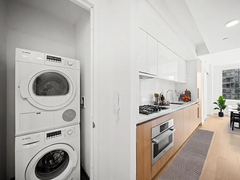 605 W 42nd St #26L — Photo 6