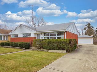 406 N Reuter Dr, Arlington Heights, IL 60005