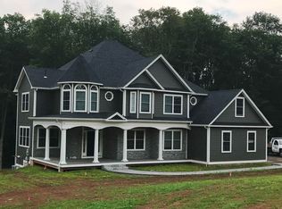 70 Hawks Nest Dr, Southington, CT 06489