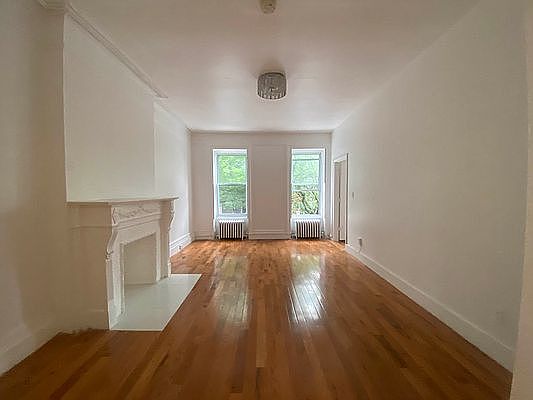 4th image of 353 Washington Ave #2