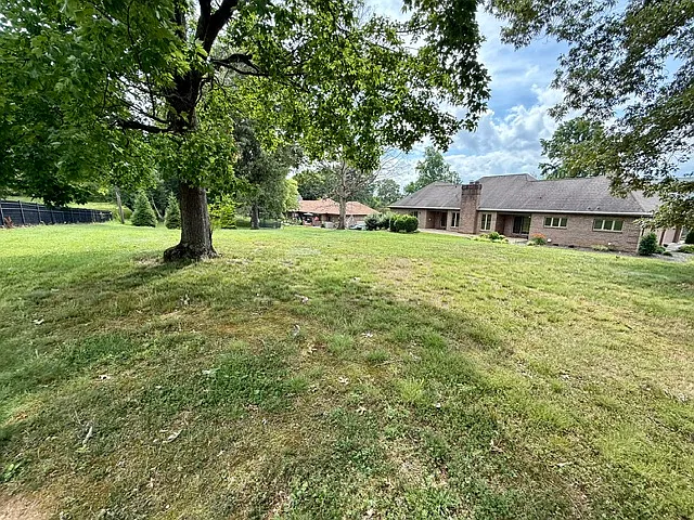 590 Wedgwood Dr — Photo 9