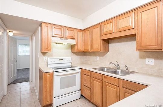 3rd image of 8010 Horse Chestnut Ln