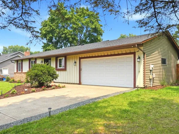 2602 Hawthorne Ln, Stillwater, MN 55082