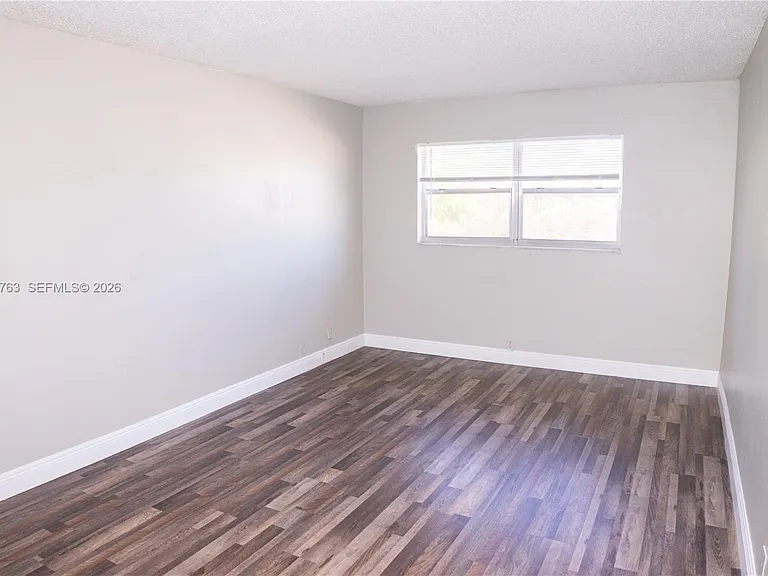 4240 Woodside Dr #4 — Photo 21
